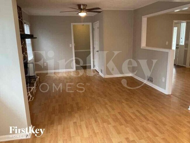 Foto del edificio - 3120 Oak Drive