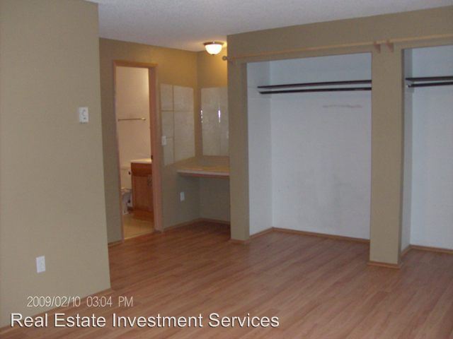 Building Photo - 3760 E T St