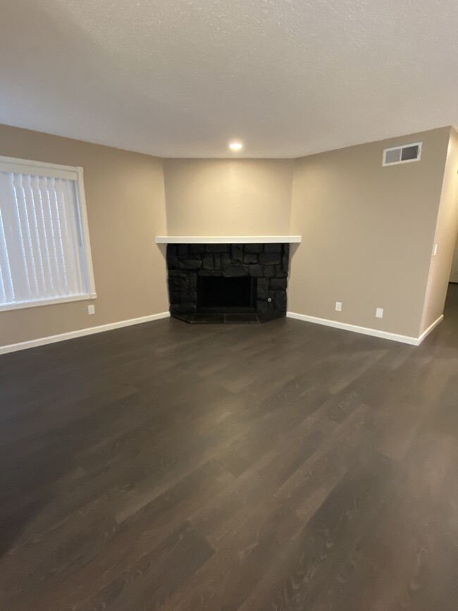 Building Photo - 15823 Francisquito Ave