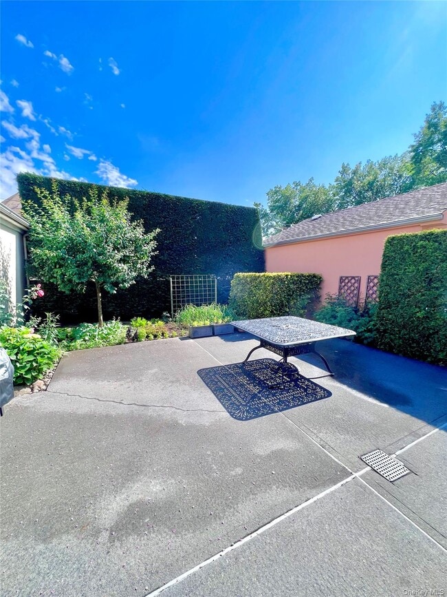 Building Photo - 157-24 20th Rd