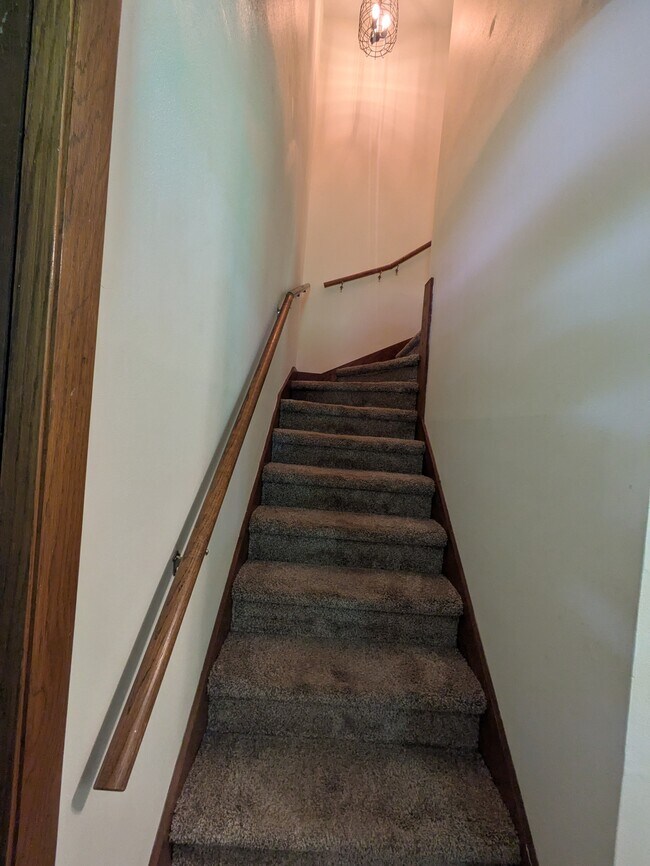 Foto del edificio - 595 Meadow Ct