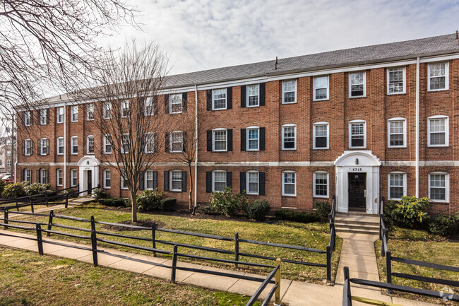 Habitación del frente - The George Mason Apartments