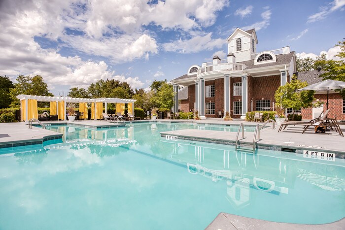 Primary Photo - Reduced Rate of $849 Normally $920