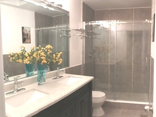 Baño principal - 1411 W Harrison St