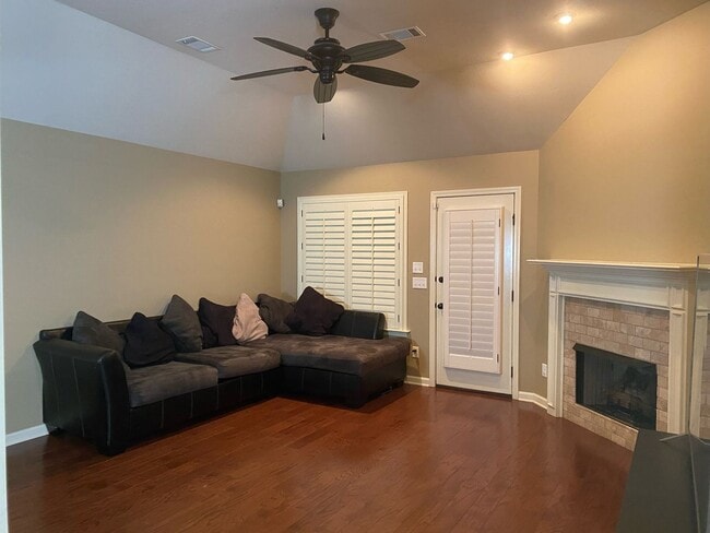 Building Photo - 741 Evanwood Dr