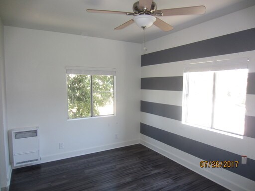 Primary Photo - 250 Loma Dr
