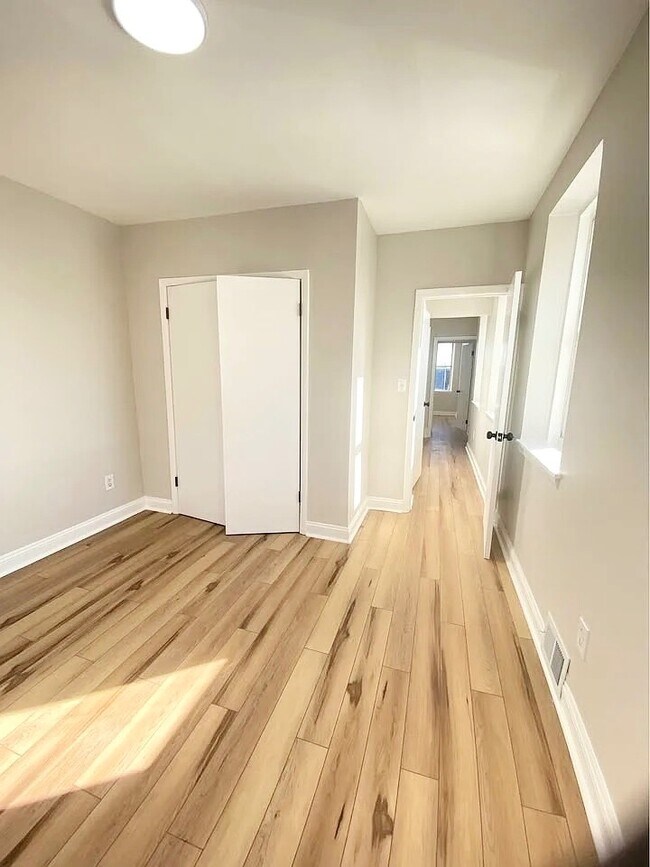 Foto del edificio - 400 N Bradford St