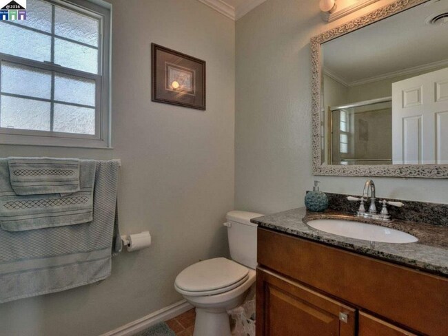 Foto del edificio - 3813 Lake Ontario Dr