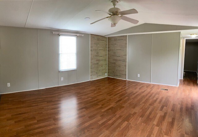 Foto del edificio - 2862 Deck Mountain Rd