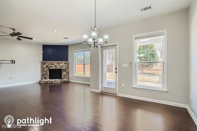 Foto del edificio - 5 br, 4 bath House - 665 Lorimore UNIT