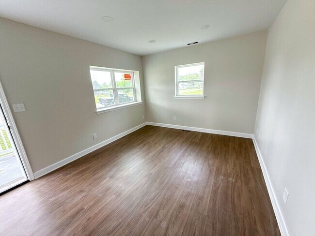 Foto del edificio - 2465 Wilson Ave