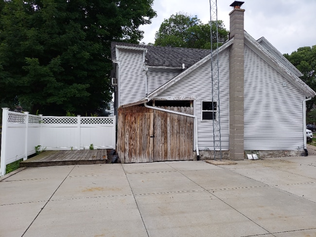 Foto del edificio - 615 Lake St