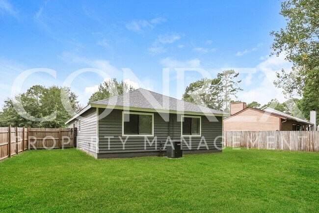 Building Photo - Impressive Home in Summerville, Available ...
