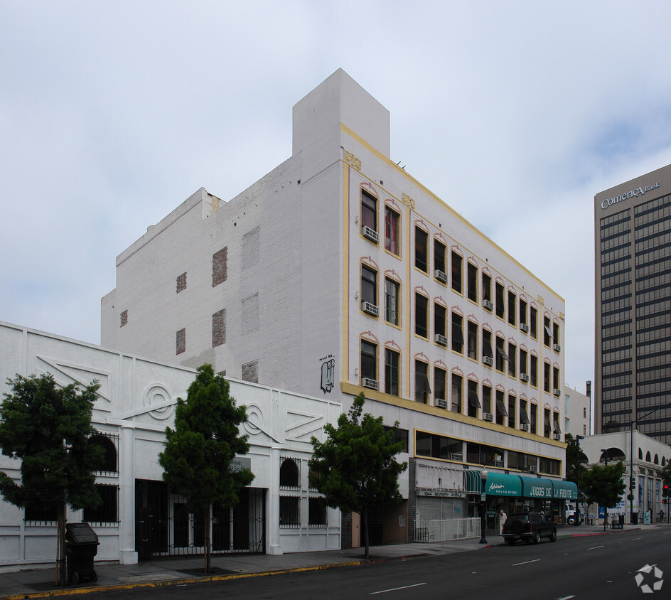 Foto del edificio - Trolley Lofts