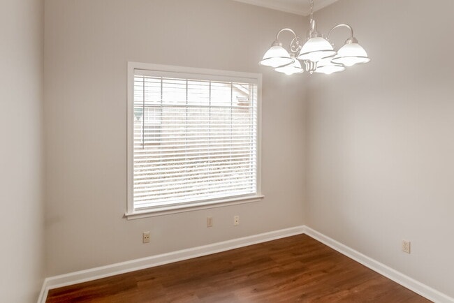 Foto del edificio - 2241 Lake Hill Ct