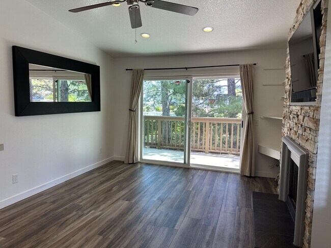 Building Photo - 24 Acalla