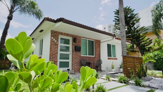 Building Photo - 2961 SW 39th Ave