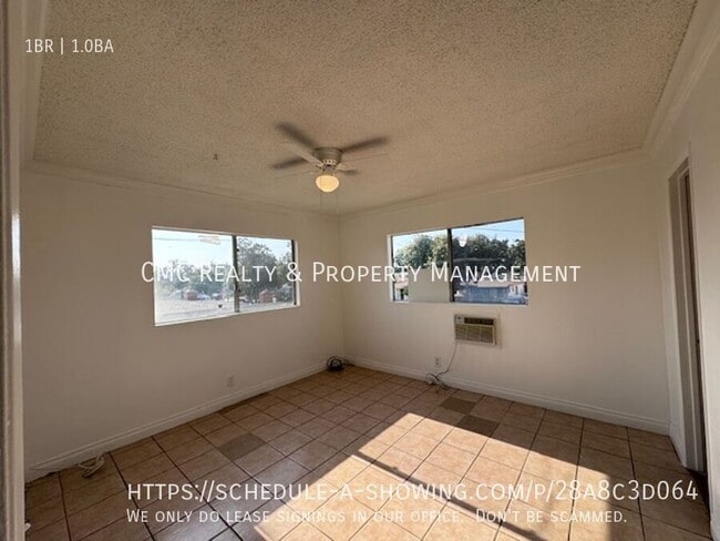 Building Photo - 3111 E Sawyer St