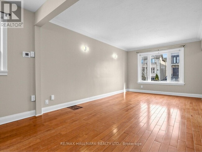 Photo du bâtiment - 84 St Hubert Ave