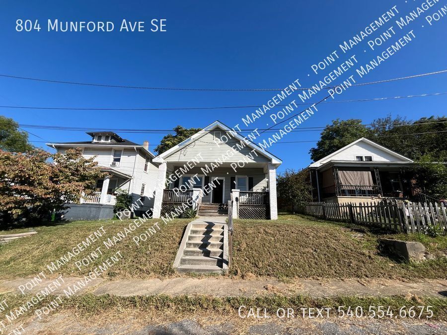 Primary Photo - Newly Renovated 3 Bed 1 Bath Close to Gree...