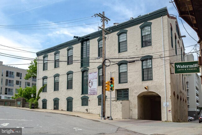 Foto del edificio - 4 Leverington Ave