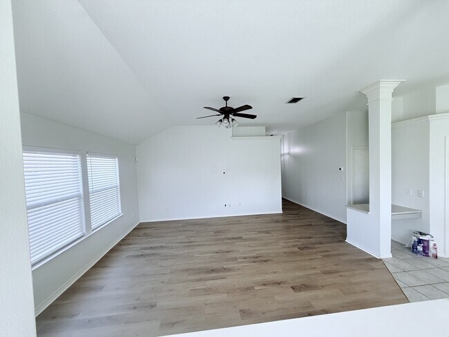 Building Photo - 2301 Tropical Wind Dr