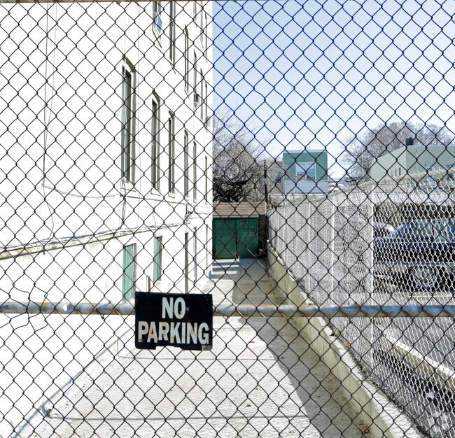 Foto del edificio - 859 E 227th