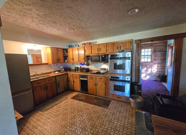 Building Photo - 84 Cotton Ln