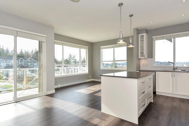 Building Photo - 16398 64 Ave