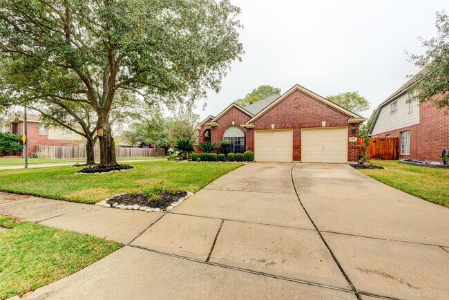 Foto del edificio - 9022 Westwillow Dr