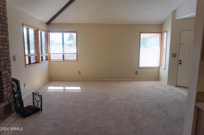 Building Photo - 1762 Corte Encantada