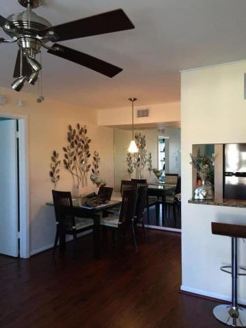 Building Photo - 7233 Golf Colony Ct