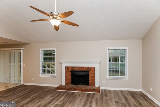 Foto del edificio - 2528 Country Lake Cir