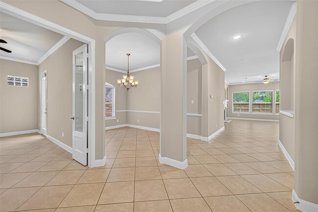 Foto del edificio - 4435 Calvet Forest Dr