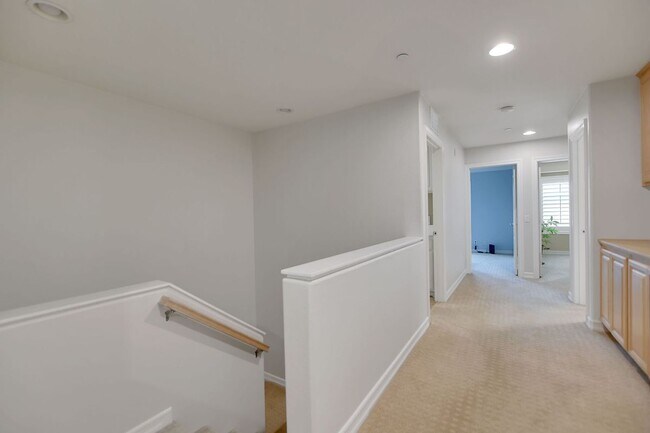 Building Photo - 15723 Parkhouse Dr
