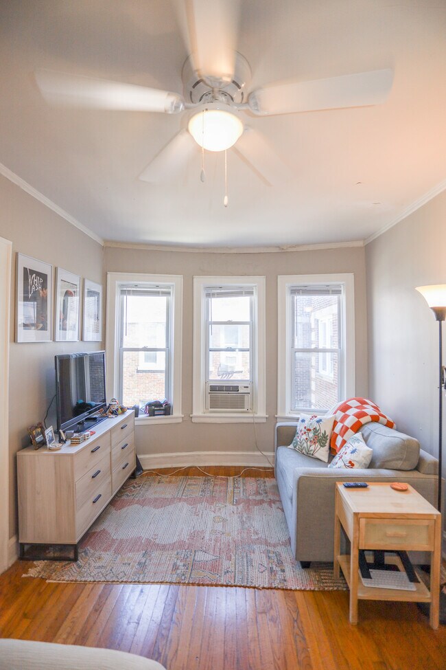 Foto del edificio - 5051 N Glenwood Ave