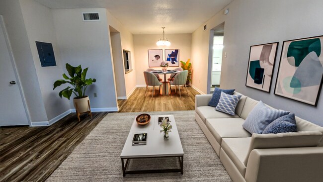 Foto del edificio - 7019 Huntington Park Dr