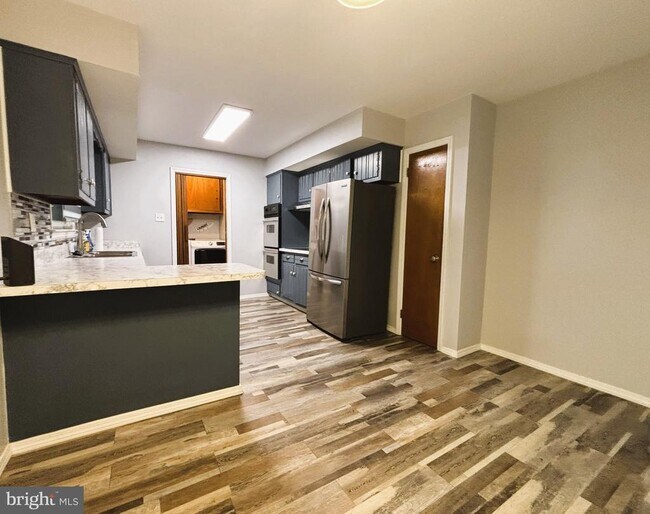 Building Photo - 415 Monmouth Dr