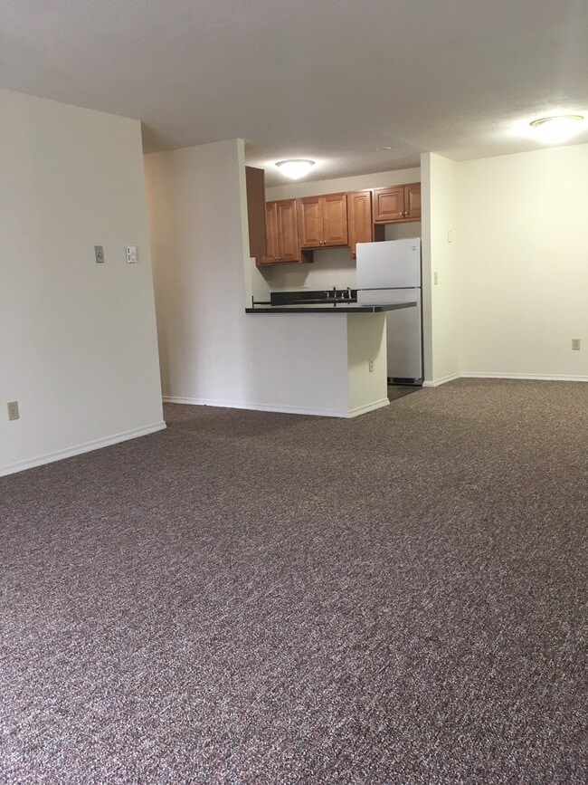 Building Photo - Hallmark Apartments