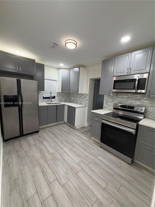 Foto del edificio - 2480 NW 81st Terrace