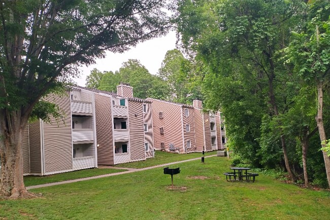 Building Photo - 600 Reusens Rd