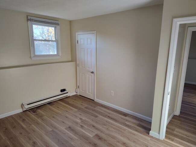 Building Photo - 200 Manville Hill Rd