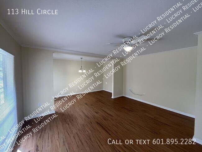 Foto del edificio - 113 Hill Cir