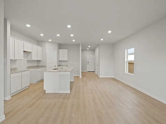 Foto del edificio - 17824 Lionheart Rd