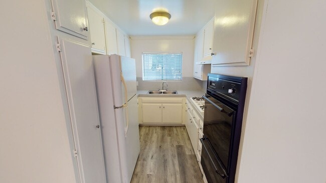 Interior Photo - Hayworth Apartments