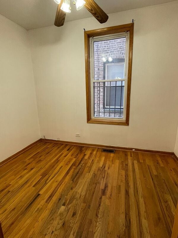 Foto del edificio - 902 N California Ave