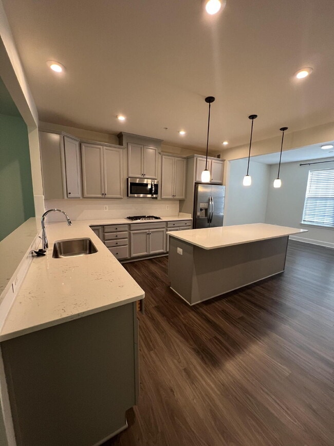 Building Photo - 4BD/3.5BA Fabulous Upper Marlboro Townhome...