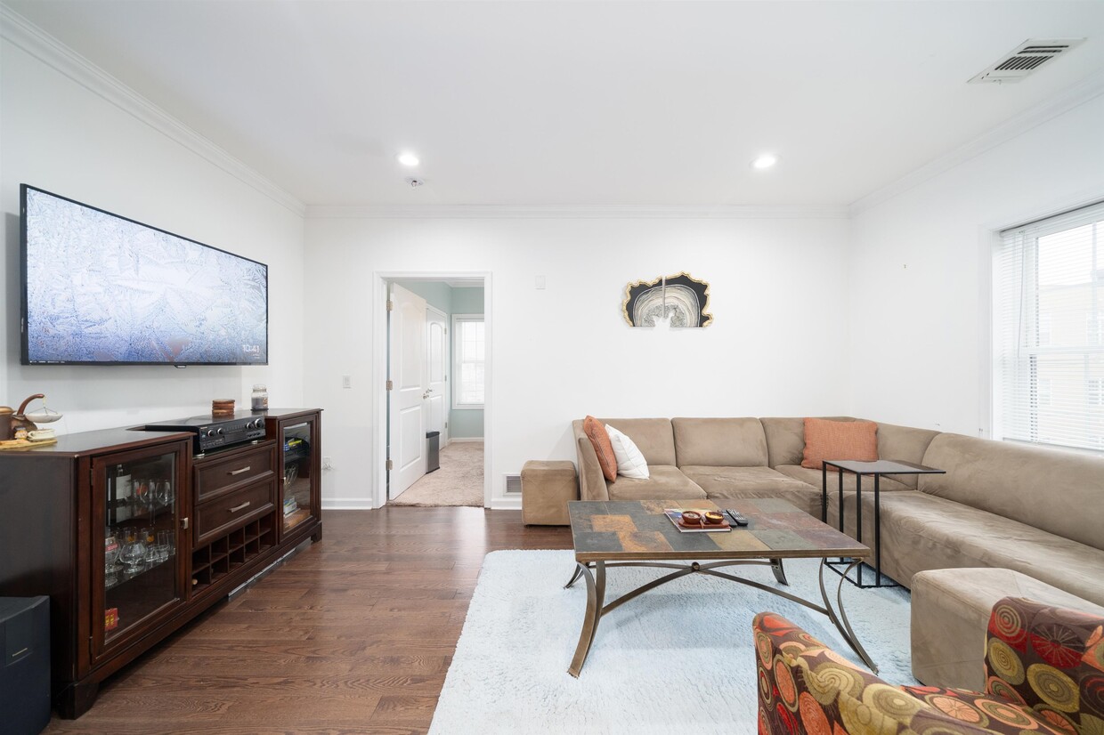 Foto principal - 5808 Washington St