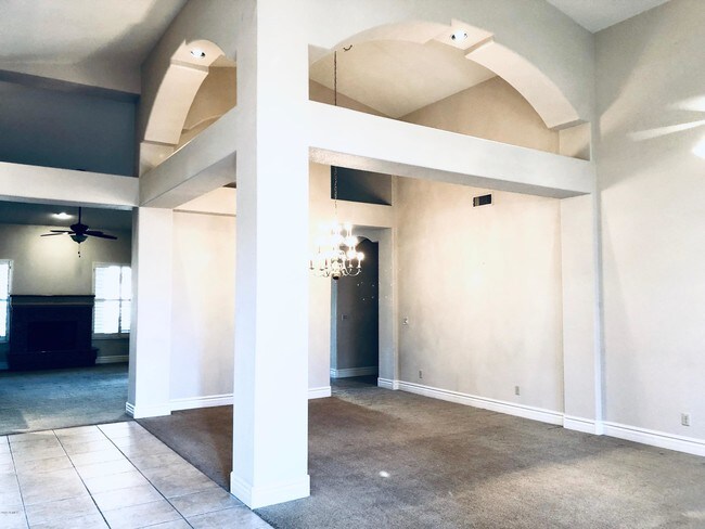 Building Photo - 1540 E Nighthawk Way