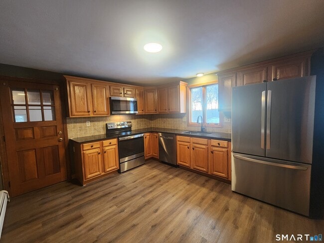 Building Photo - 8 Quinn St